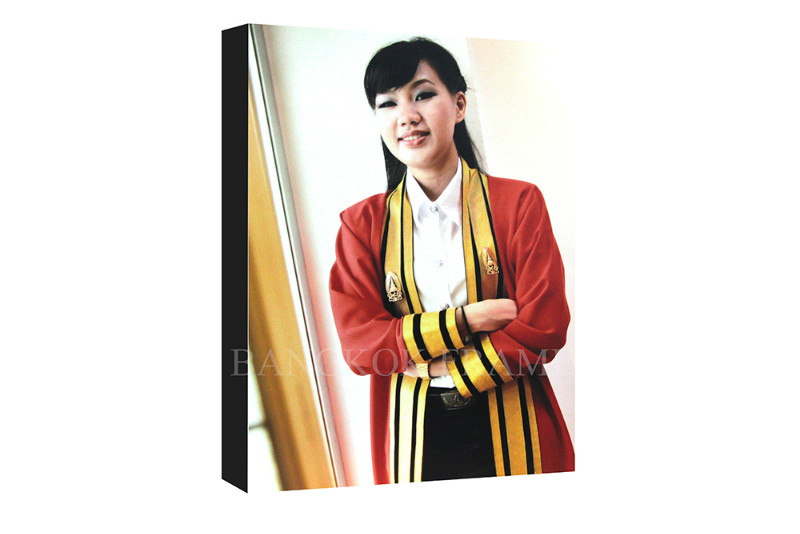 กรอบลอยภาพรับปริญญาบัตร